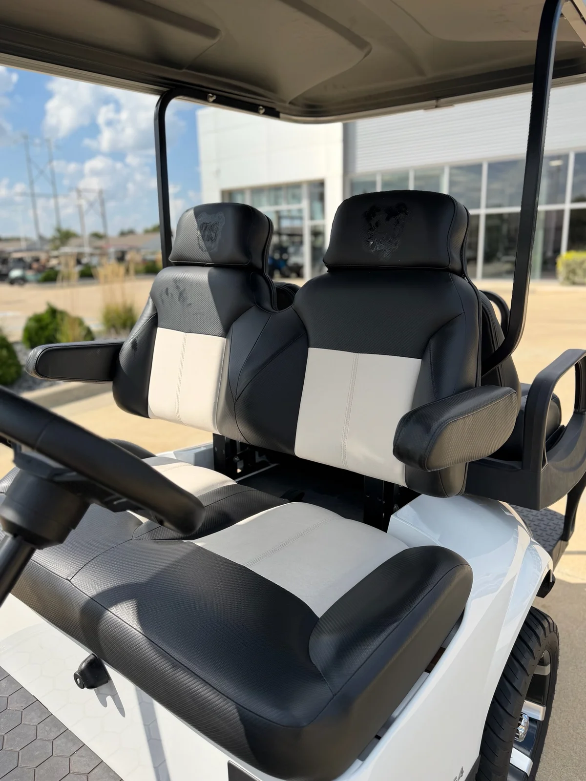 2021 E-Z-GO Express photo 13
