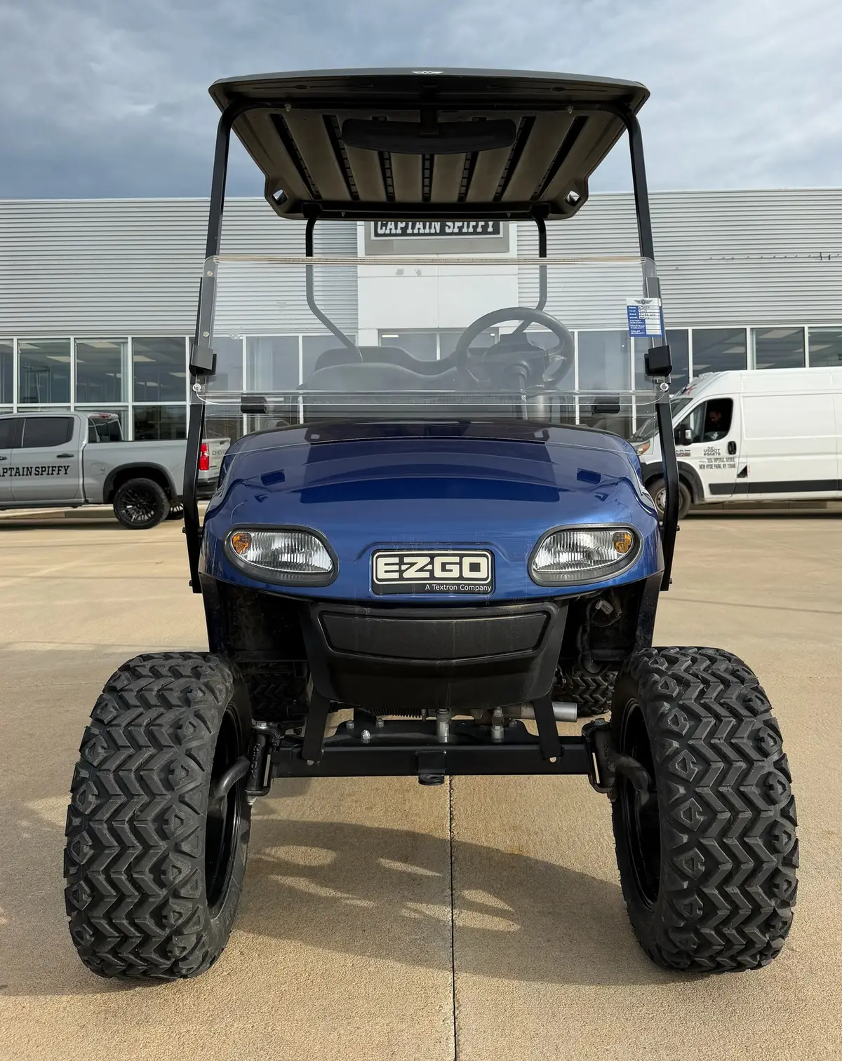 2022 E-Z-GO Valor photo 3