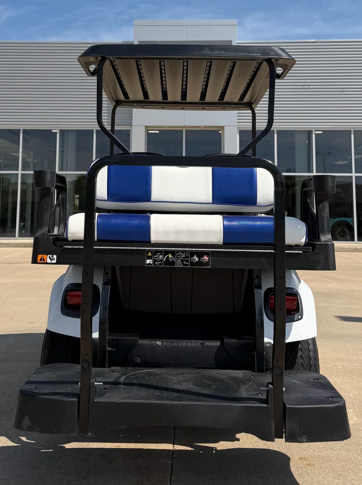 2021 E-Z-GO Valor photo 10