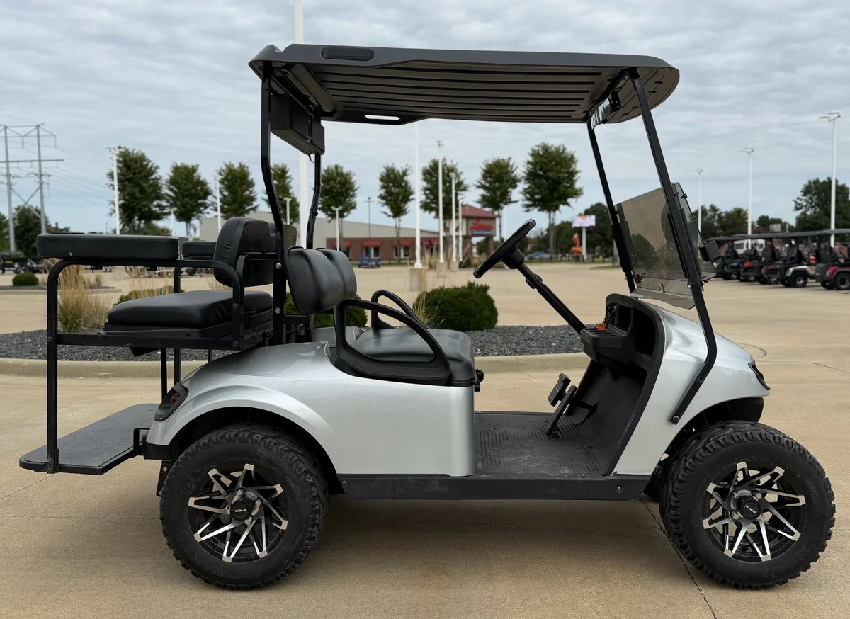 2018 E-Z-GO Freedom photo 8