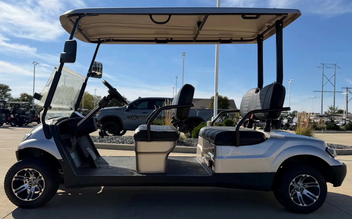 2023 ICON I40F photo 9