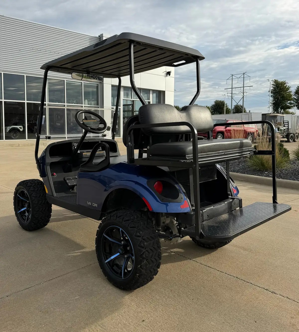 2022 E-Z-GO Valor photo 5
