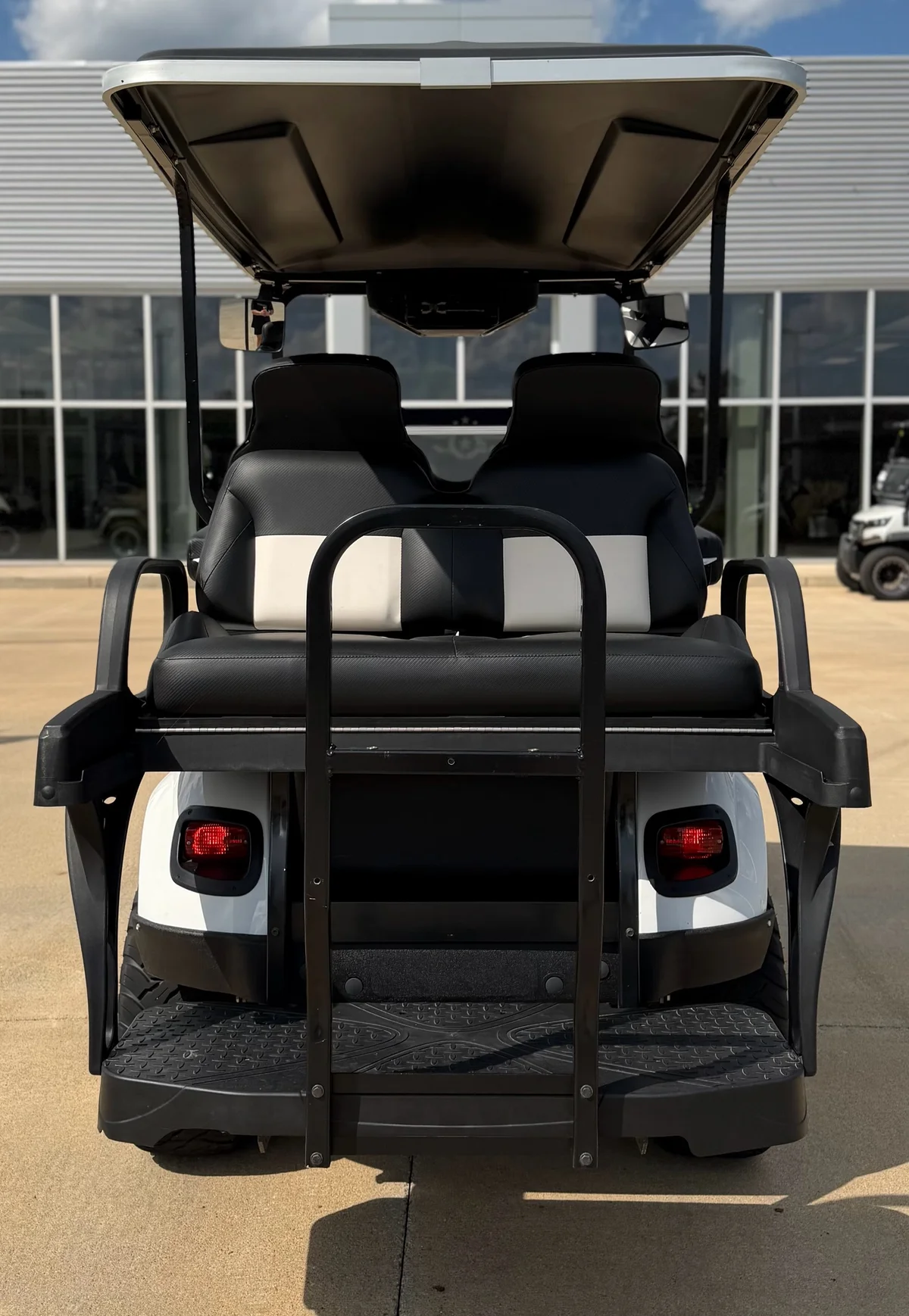 2021 E-Z-GO Express photo 10