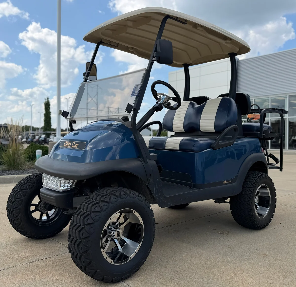 2009 Club Car Precedent Electric photo 2