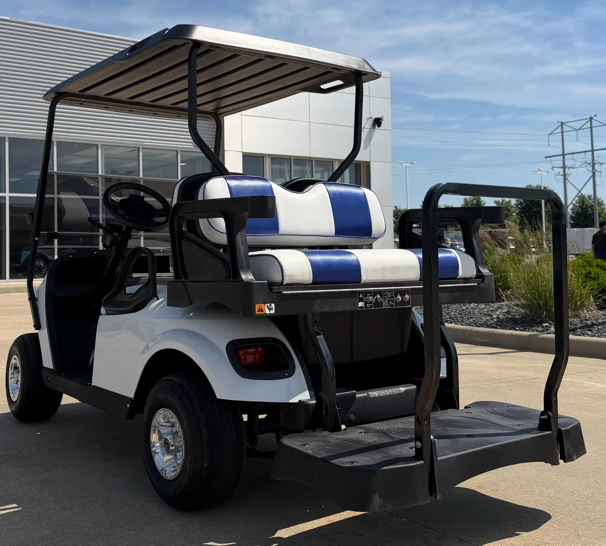 2021 E-Z-GO Valor photo 6