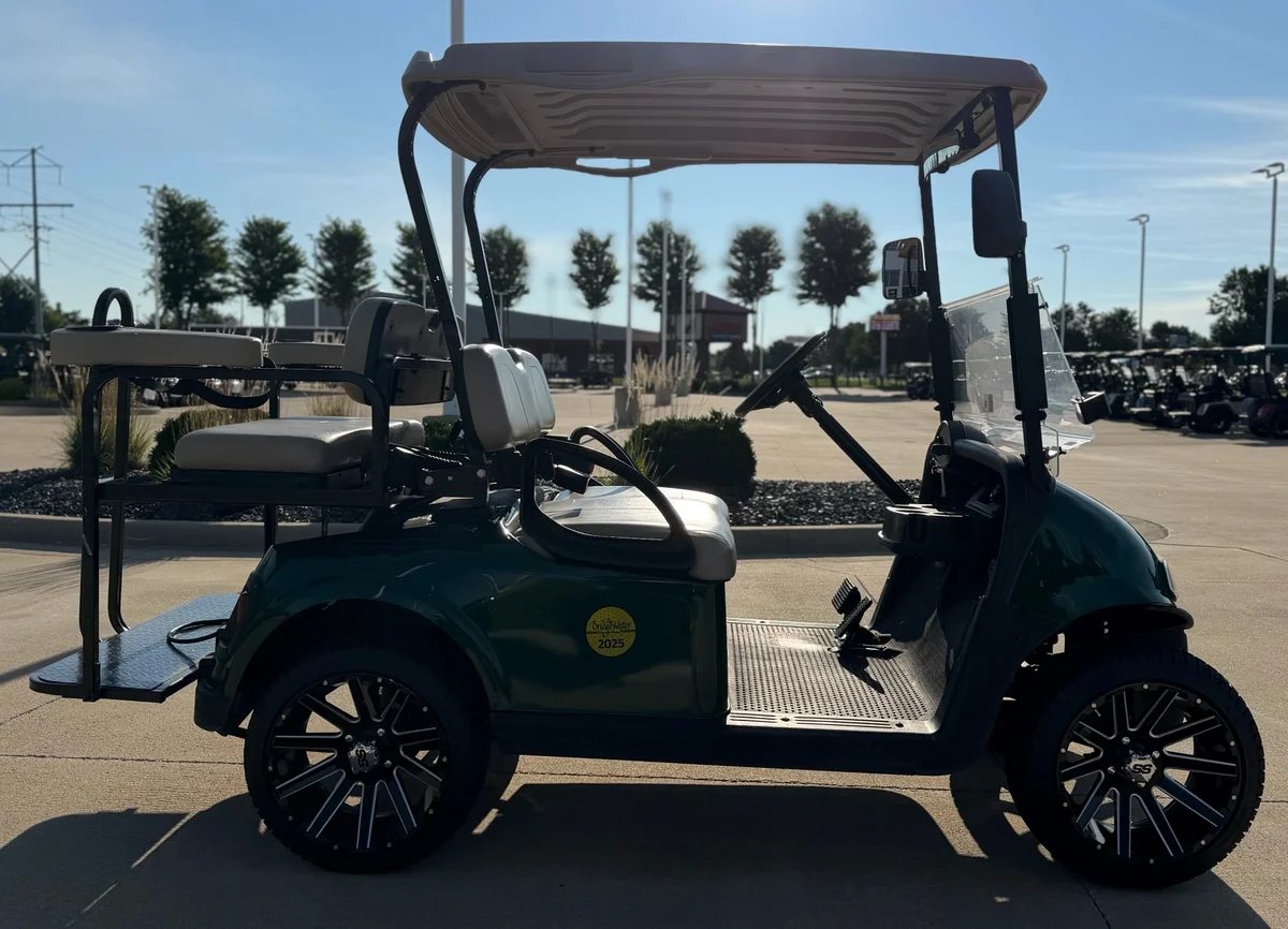 2019 E-Z-GO Freedom photo 8