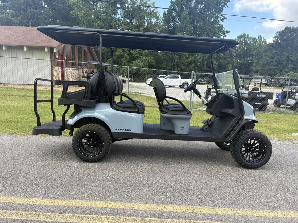 2026 E-Z-GO Express photo 5
