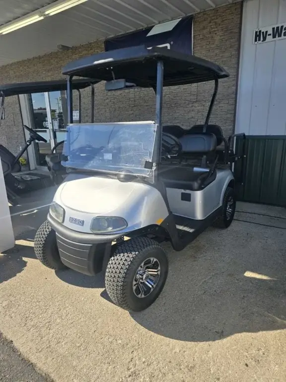 2023 E-Z-GO Valor photo 2