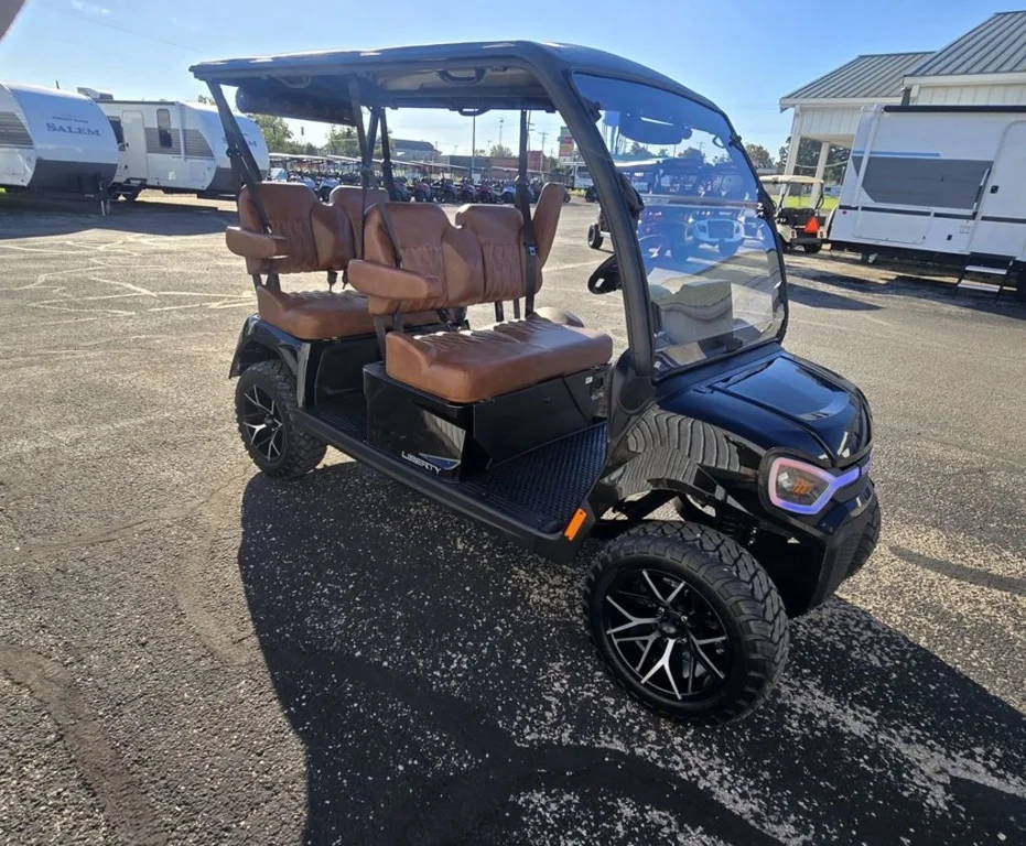 2027 E-Z-GO Liberty photo 4