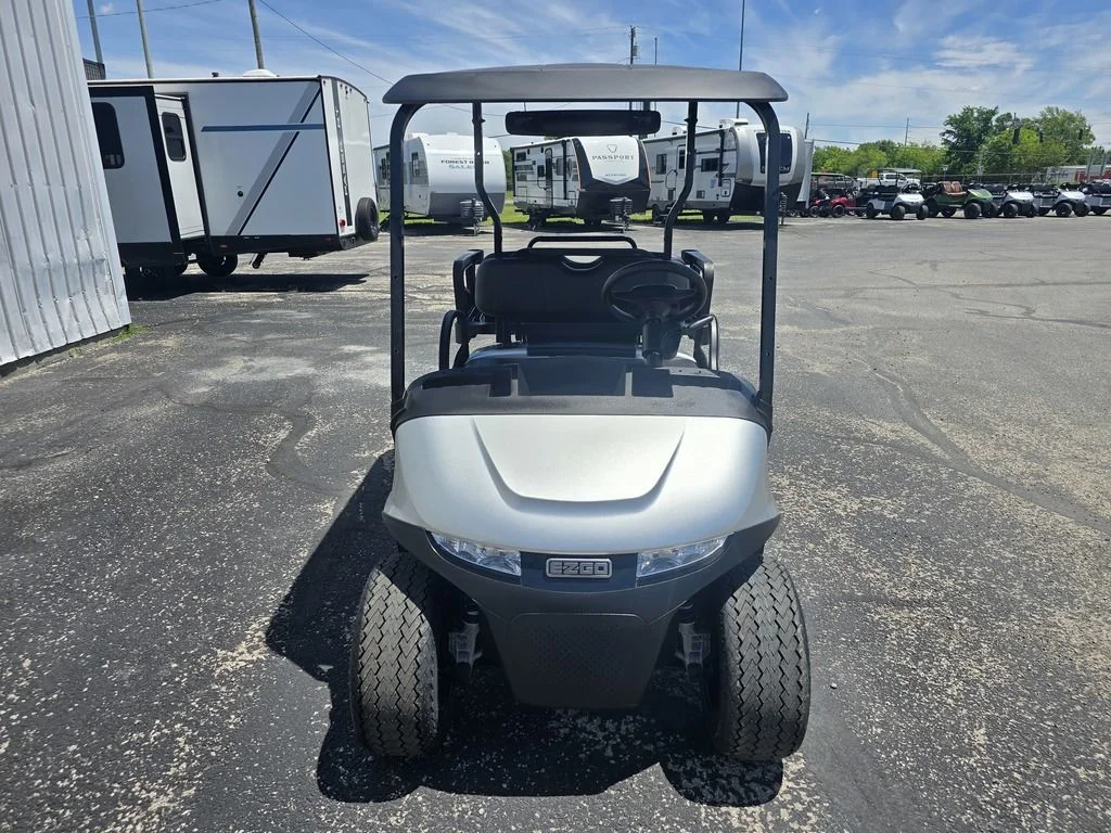 2026 E-Z-GO RXV 4 Valor S EX1 Sport Platinum photo 2