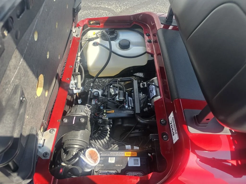 2027 E-Z-GO RXV 2 Valor S + 13.5 Gas Inferno Red photo 9