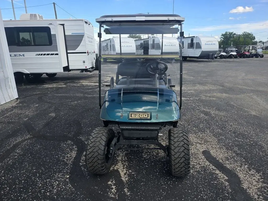 2006 E-Z-GO TXT photo 2