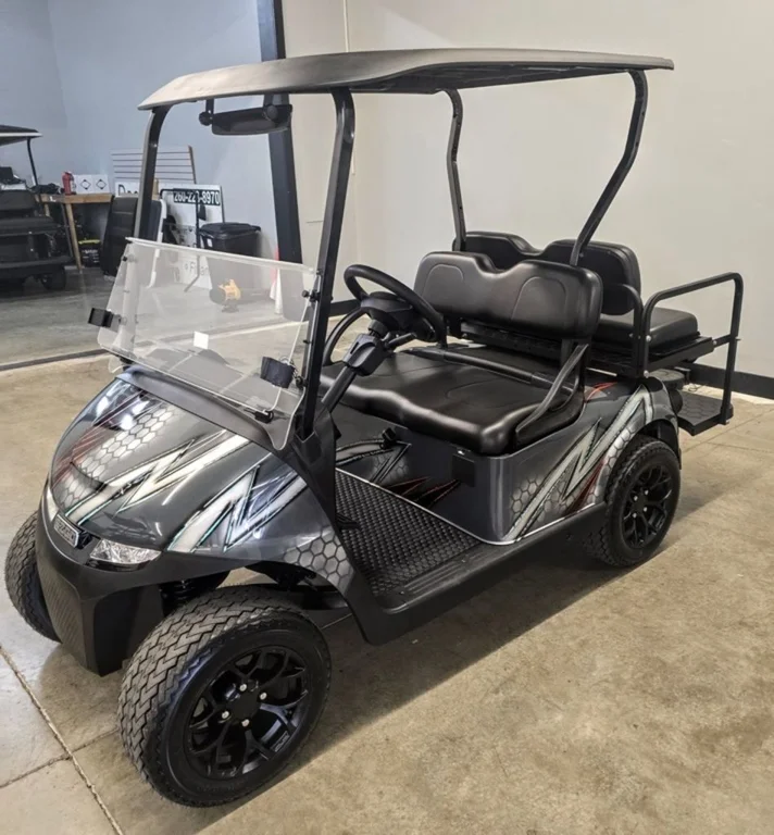 2027 E-Z-GO RXV 2 Valor S + 13.5 Gas Platinum photo 4
