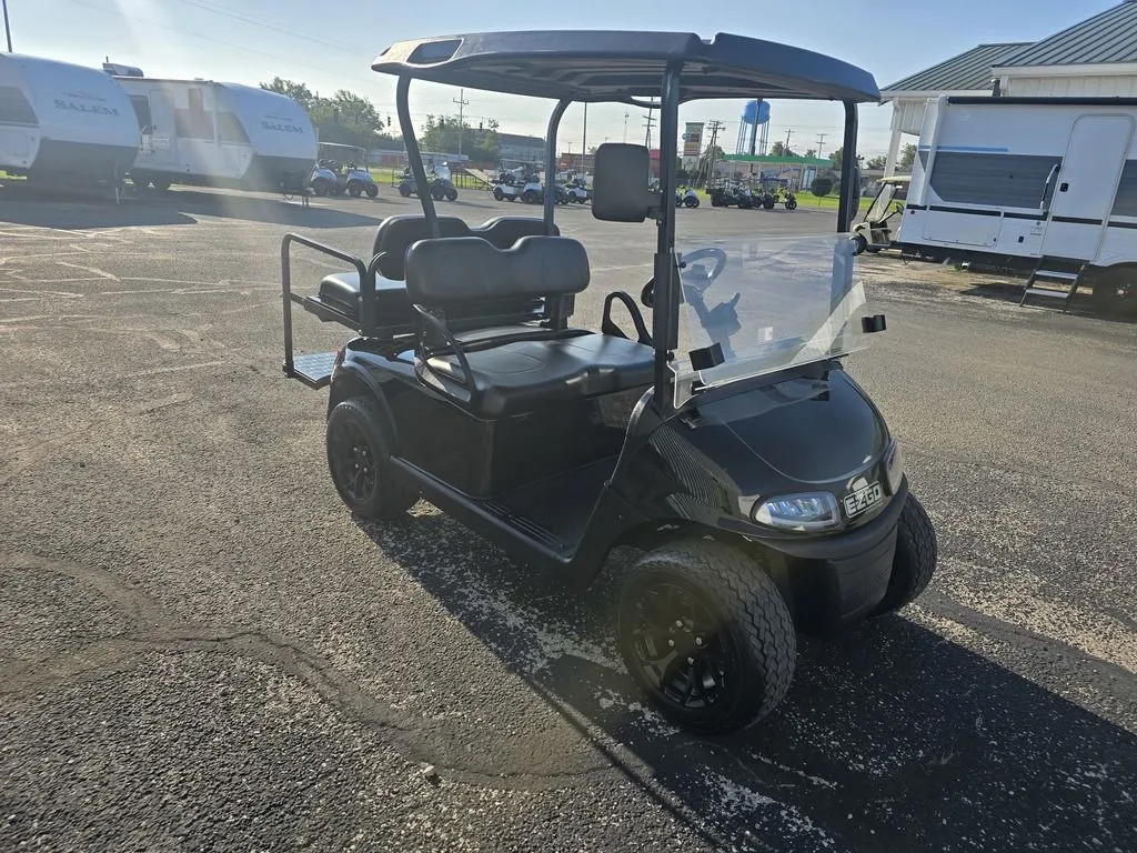 2021 E-Z-GO RXV ELiTE Lithium photo 3