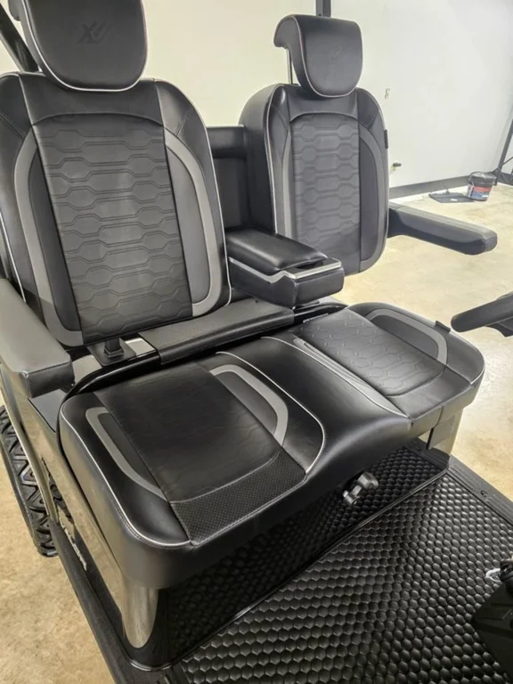 2027 E-Z-GO RXV 2 Valor S + 13.5 Gas Black photo 5