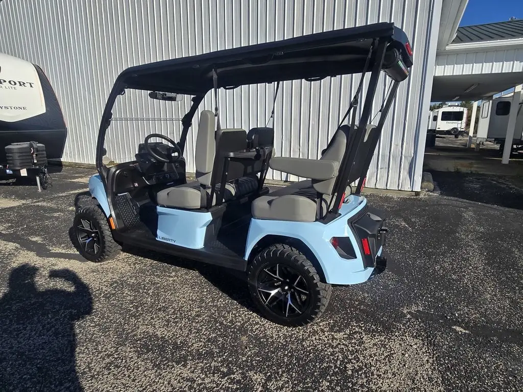 2027 E-Z-GO Liberty photo 6