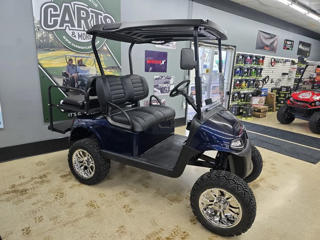 2021 E-Z-GO RXV photo 3