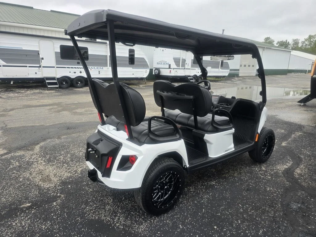 2027 E-Z-GO Liberty photo 5