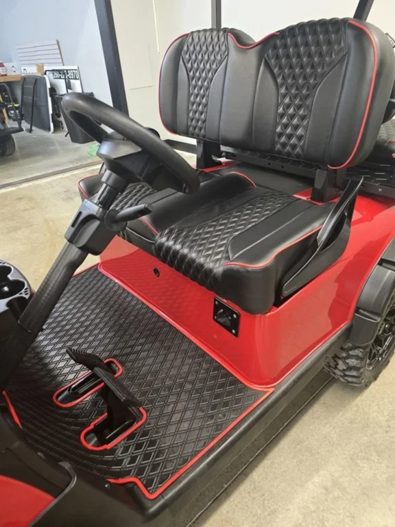 2021 E-Z-GO RXV photo 4
