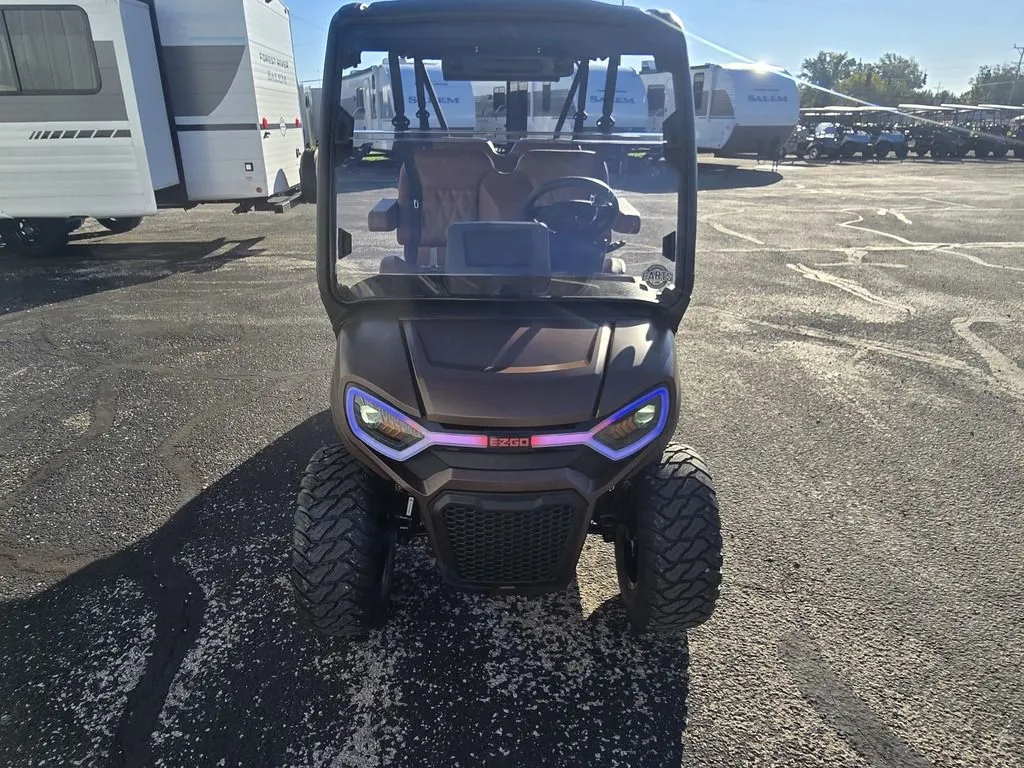 2027 E-Z-GO Liberty photo 2