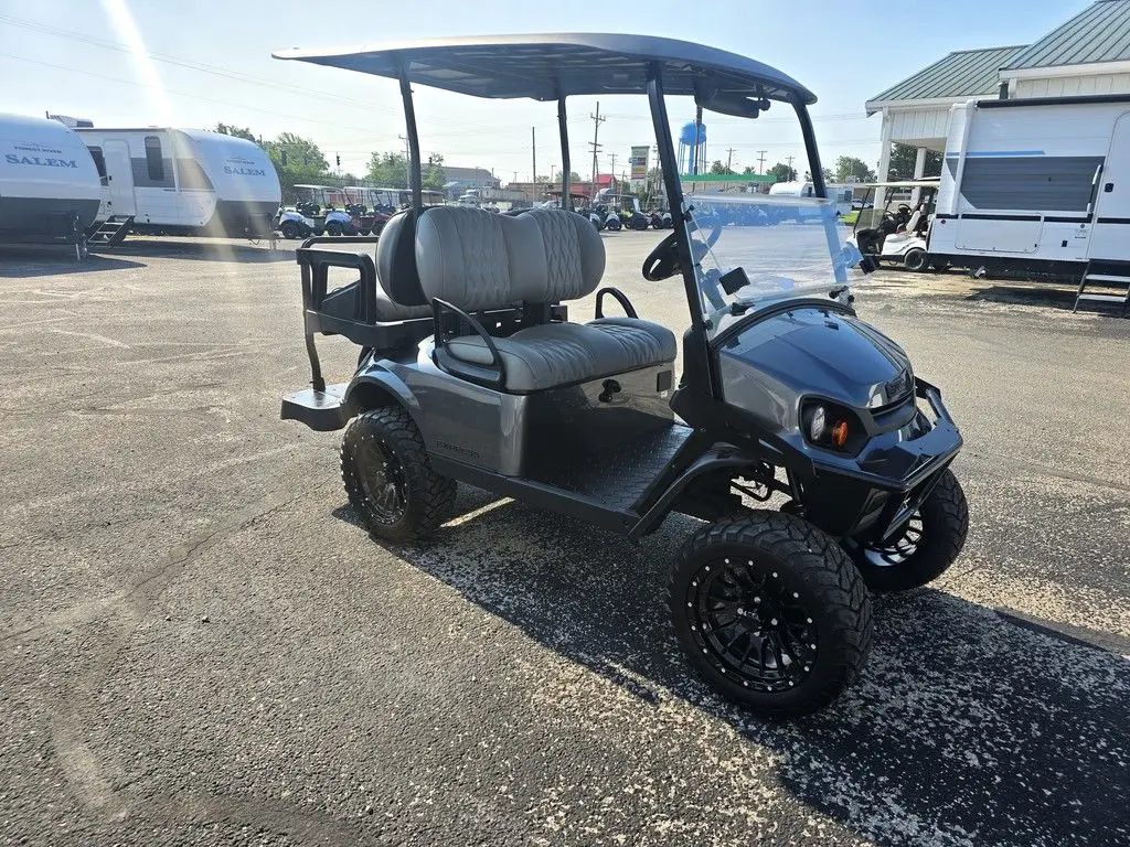 2026 E-Z-GO Express photo 3