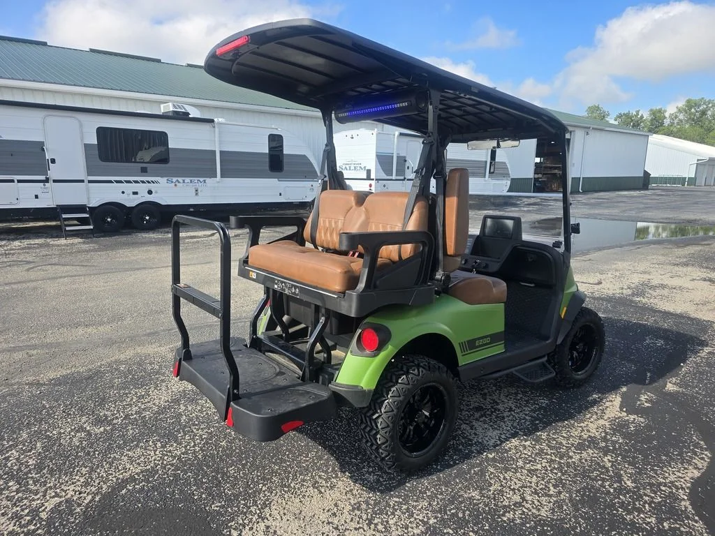 2026 E-Z-GO RXV ELiTE Lithium photo 4