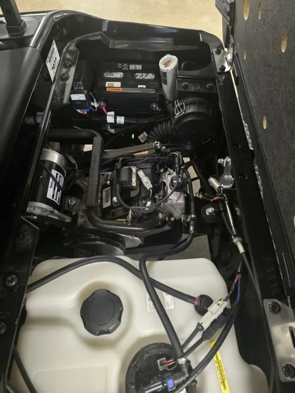 2027 E-Z-GO RXV 2 Valor S + 13.5 Gas Black photo 8