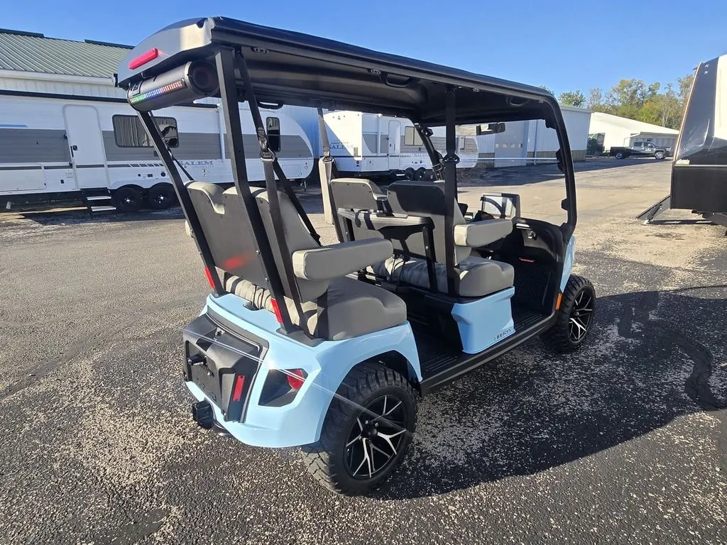 2027 E-Z-GO Liberty photo 4