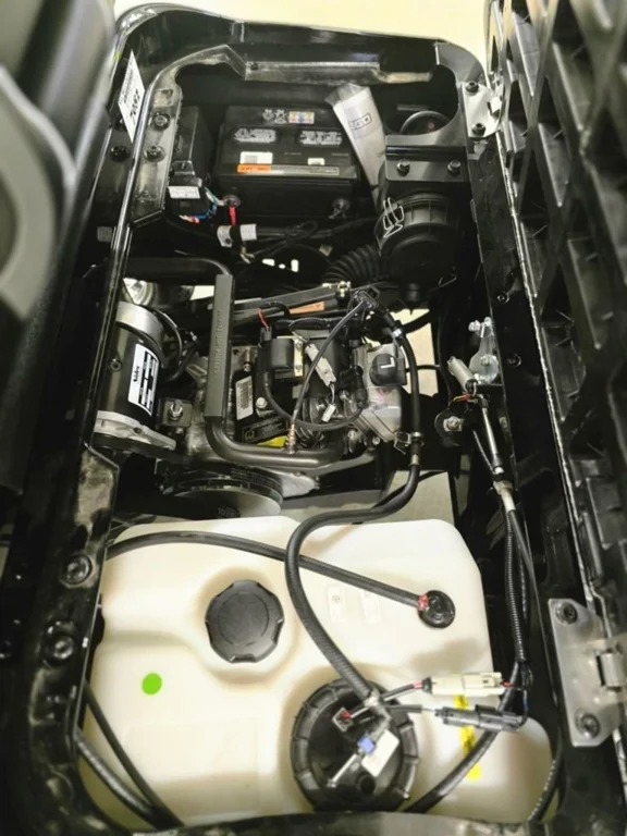 2027 E-Z-GO RXV 2 Valor S + 13.5 Gas Black photo 9