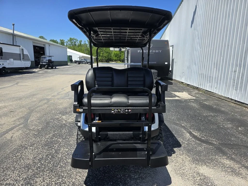 2026 E-Z-GO Express photo 6