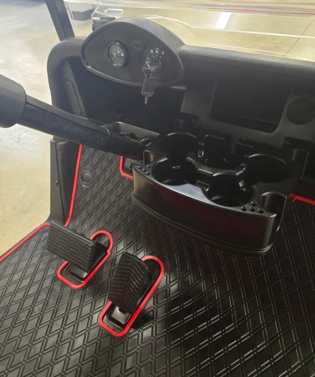 2021 E-Z-GO RXV photo 5