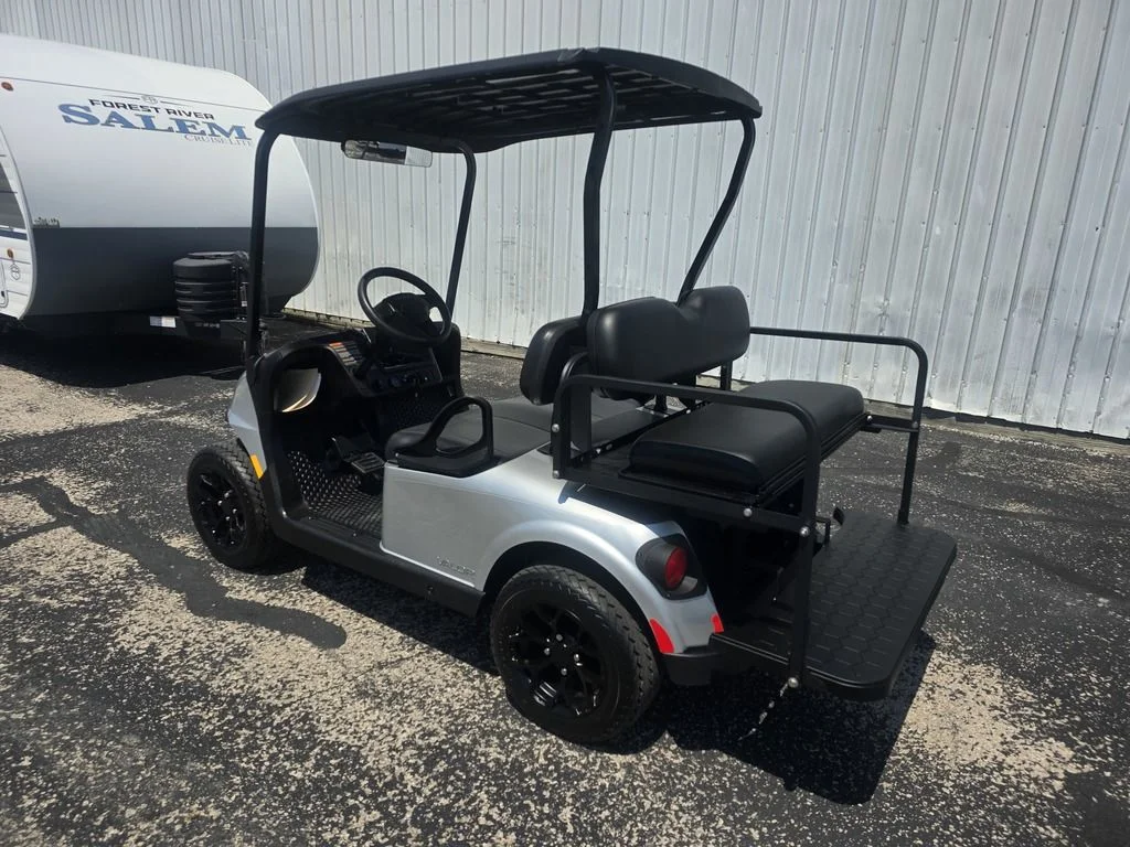 2027 E-Z-GO RXV 2 Valor S + 13.5 Gas Platinum photo 6
