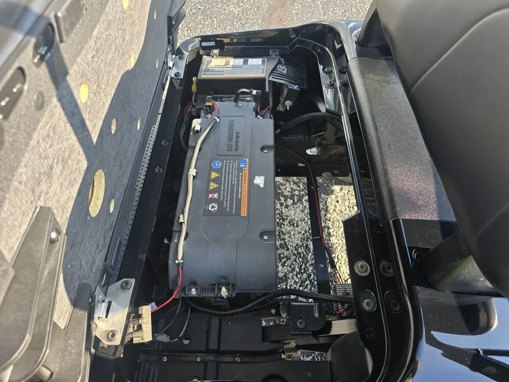 2021 E-Z-GO RXV ELiTE Lithium photo 4