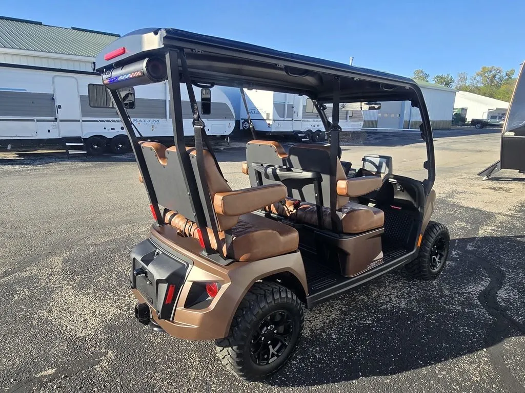 2027 E-Z-GO Liberty photo 5