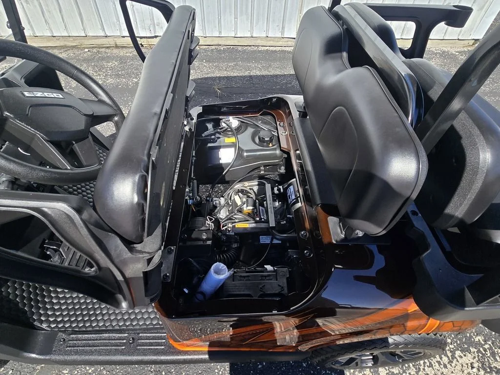 2027 E-Z-GO RXV 4 Valor S 13.5 Gas Black photo 10