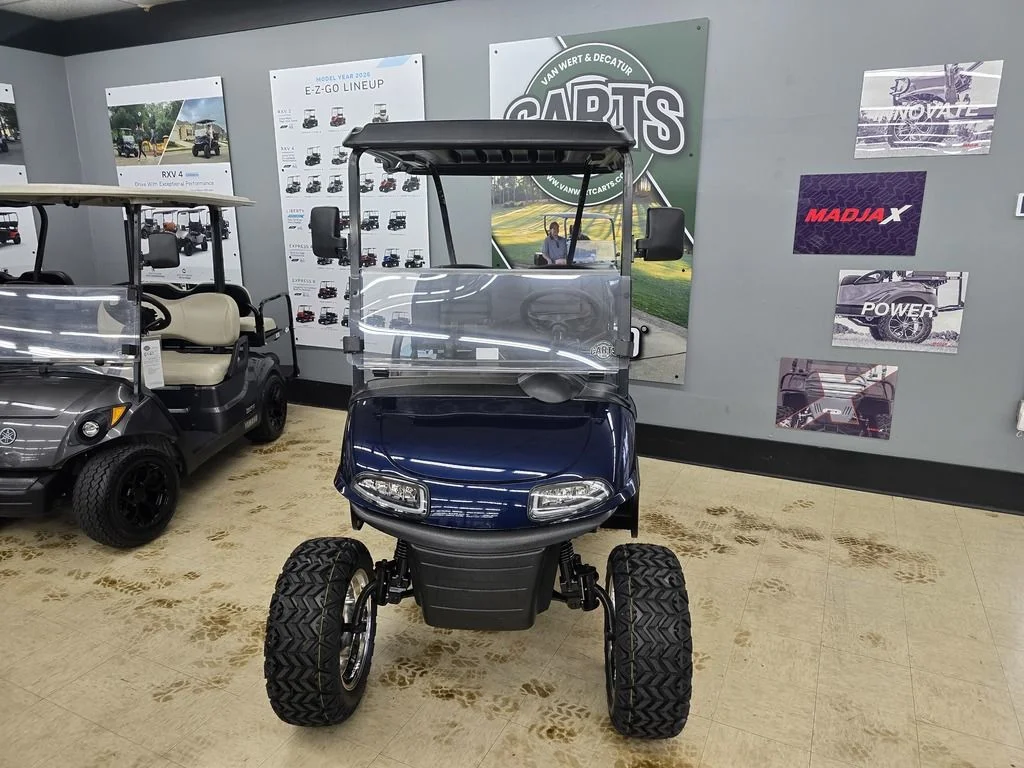 2021 E-Z-GO RXV photo 2