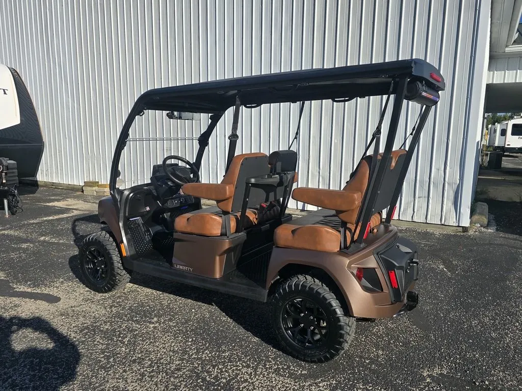2027 E-Z-GO Liberty photo 8