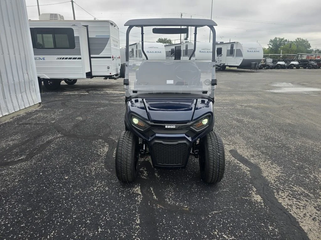 2027 E-Z-GO Liberty photo 2