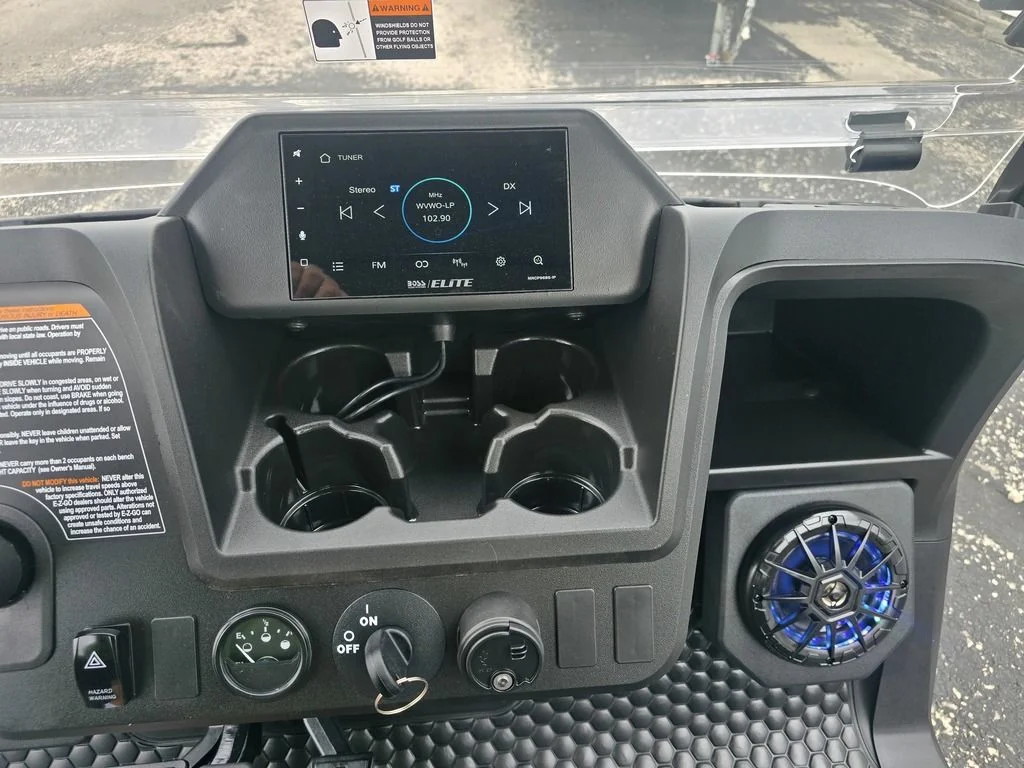 2027 E-Z-GO RXV 4 Valor S + 13.5 Gas Custom photo 7