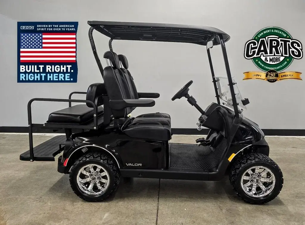 2027 E-Z-GO RXV 2 Valor S + 13.5 Gas Black photo 1