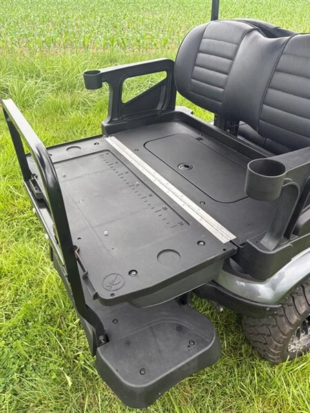 2024 E-Z-GO Express EFI photo 7