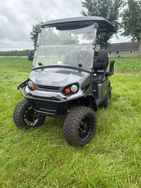 2024 E-Z-GO Express EFI photo 1