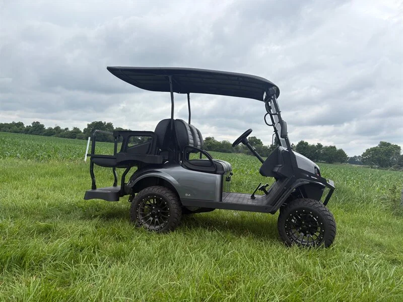 2024 E-Z-GO Express EFI photo 9