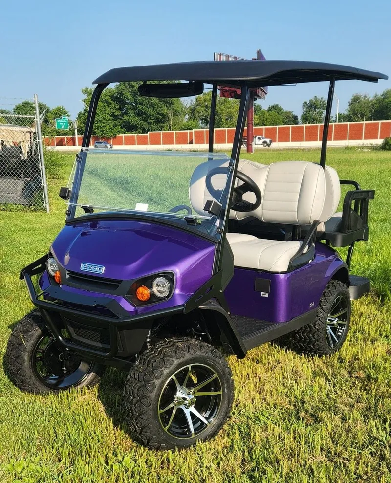 2025 E-Z-GO Express S4 photo 3