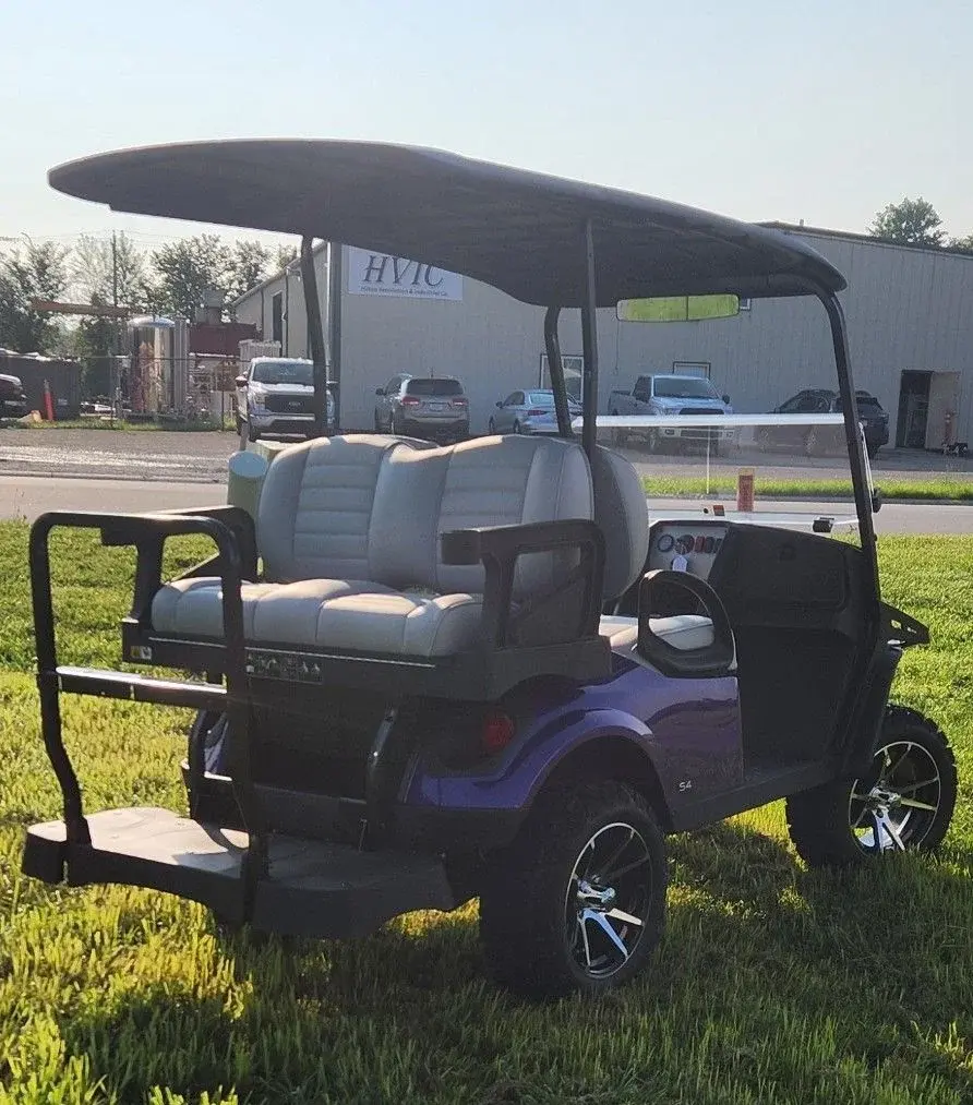 2025 E-Z-GO Express S4 photo 1