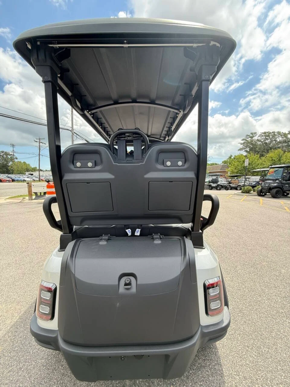 2025 Epic Carts E40FX Lithium photo 4