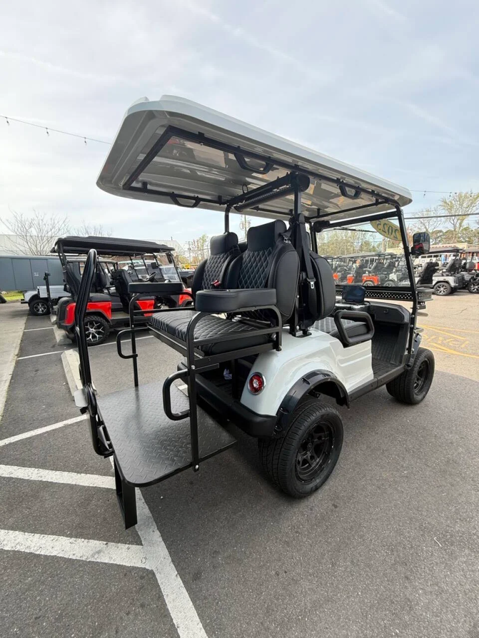 2025 Epic Carts E40L Lithium photo 5