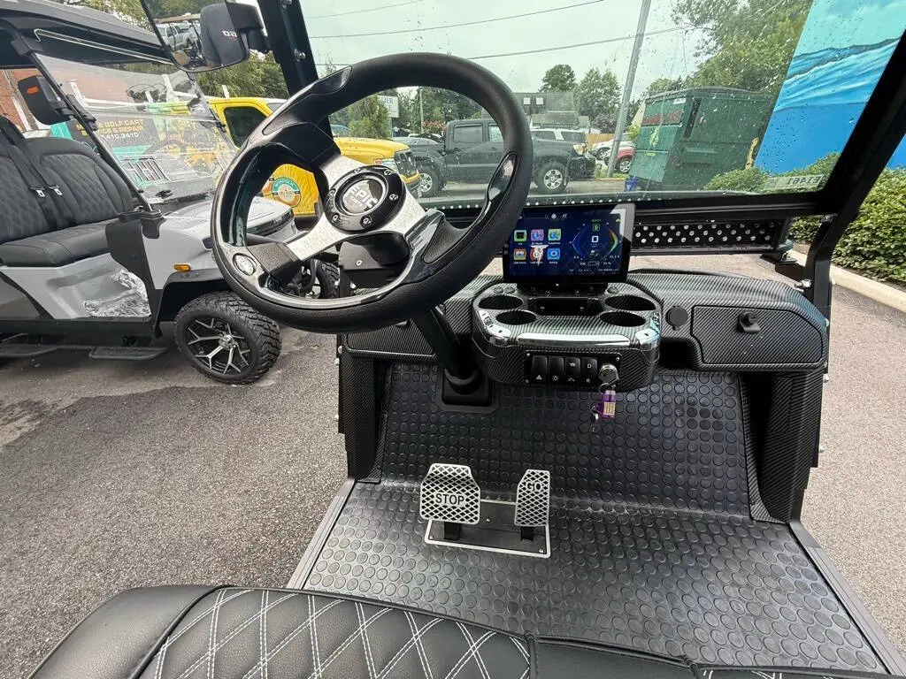 2025 Epic Carts E60L Lithium photo 13