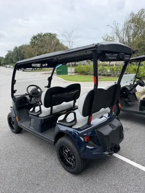 2027 E-Z-GO Liberty photo 3