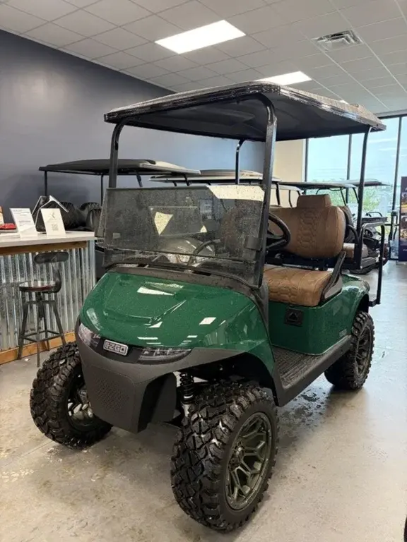 2026 E-Z-GO RXV ELiTE Lithium photo 1